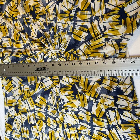 Sofie Couture Woman Blouse size 1X Yellow & Blue Stretch V-neck Short Sleeve - Picture 3 of 9